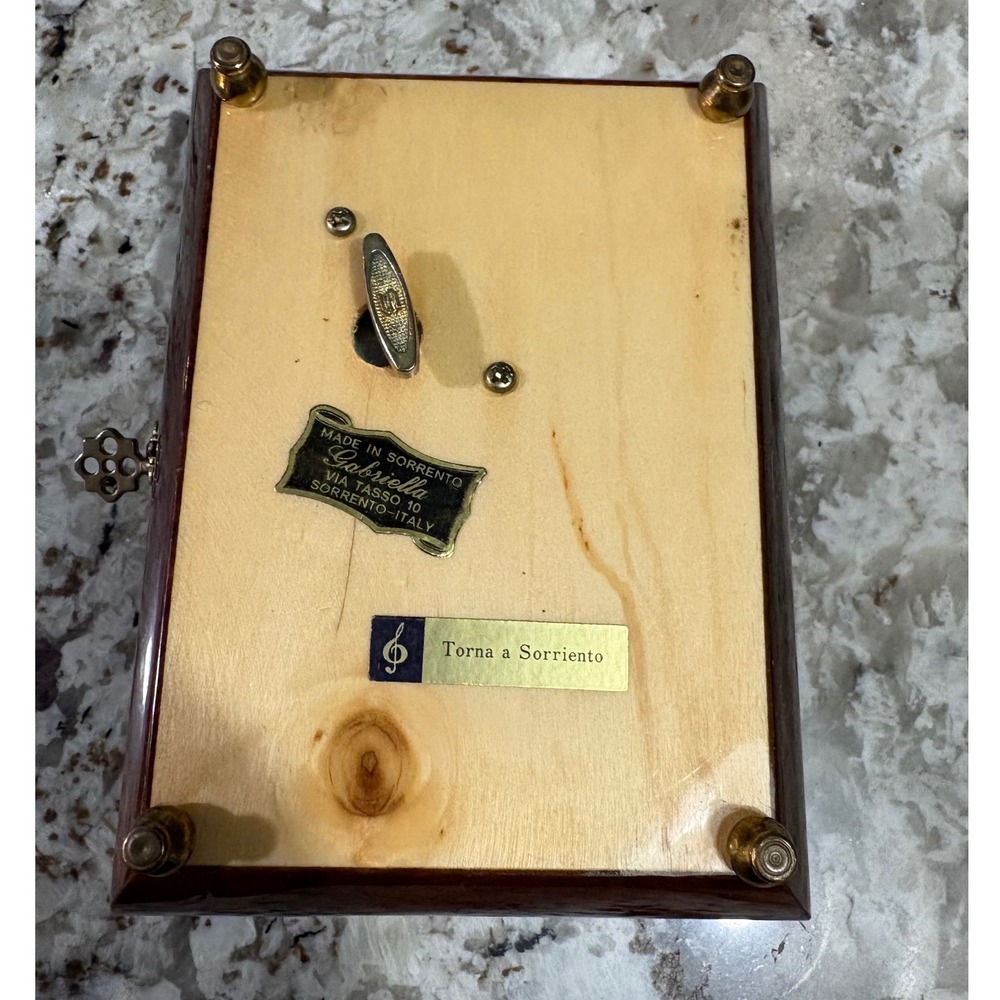 Gabriella Sorrento Italian Inlaid Wood Music Box Brown Fair Torna a Sorriento - Picture 8 of 8